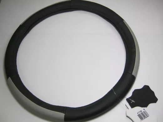 Оплетка на руль 38 см. M 4773B кожа черная+серая кожа вставка сверху "гладкая"